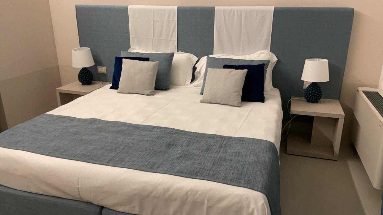 Hercules Suites Noto Buitenkant foto