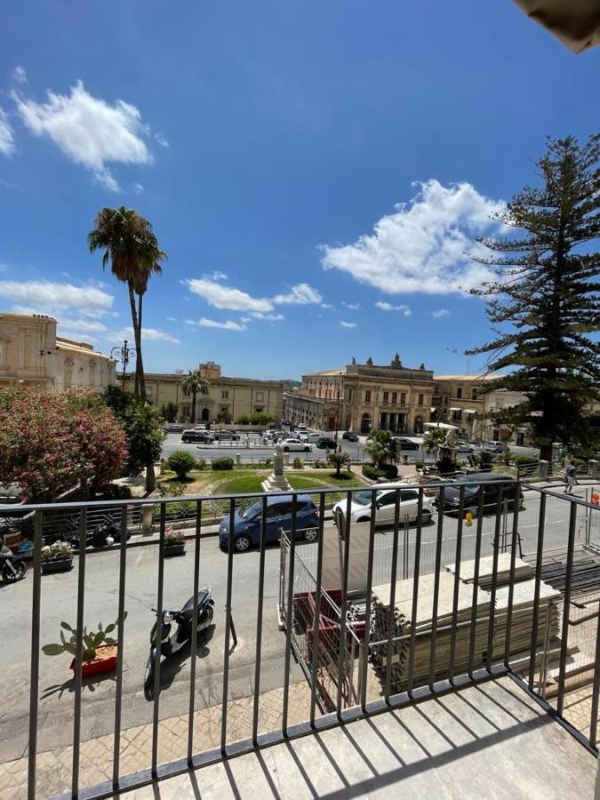 Hercules Suites Noto Buitenkant foto
