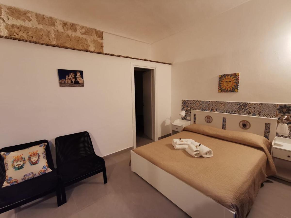 Hercules Suites Noto Buitenkant foto